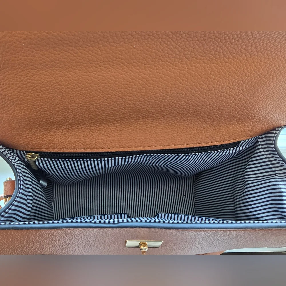 NWT EVVE Handbag
